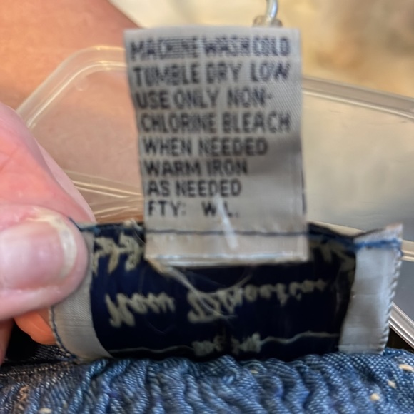 New Directions Jeans embroidered top - Picture 8 of 9